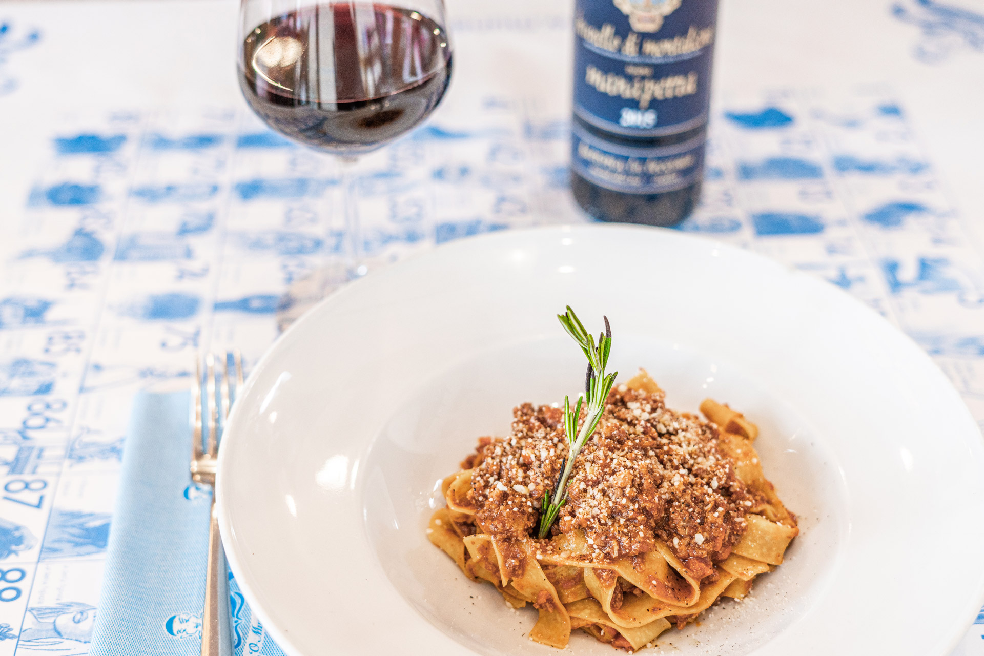 'O-Munaciello-Ristorante-Pizzeria-Fettuccine-al-Ragu-Bolognese